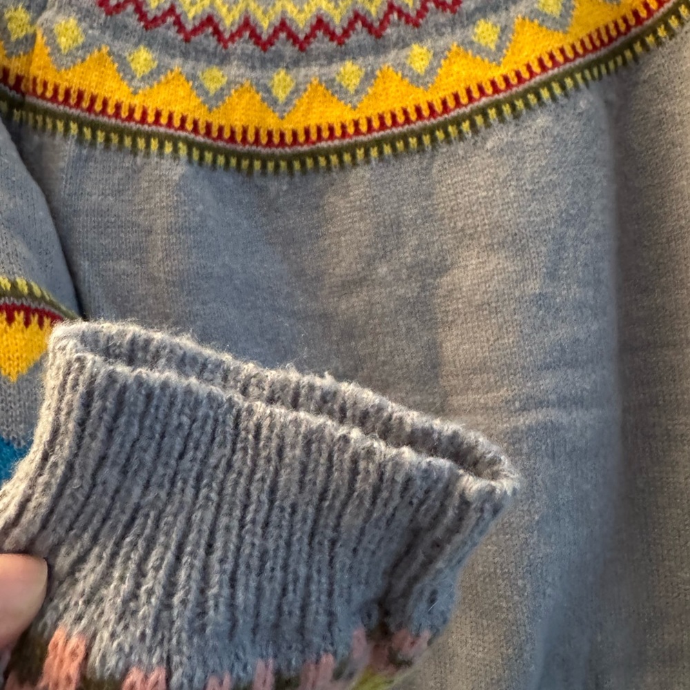 Colorful Patterned Sweater Size XL - Picture 2 of 9